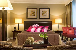 Warwick Champs-Elysees 4