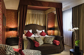 Warwick Champs-Elysees 4