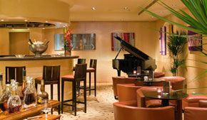 Warwick Champs-Elysees 4