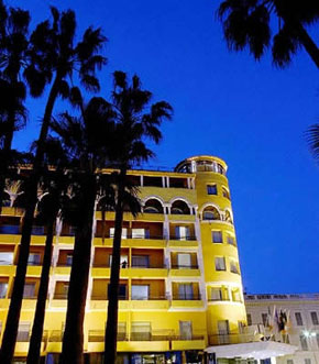 1835-White-Palm-Hotel