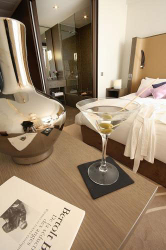 1835-White-Palm-Hotel