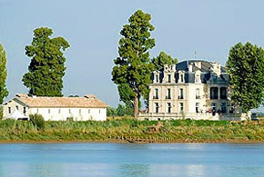 Chateau De Grattequina 4*